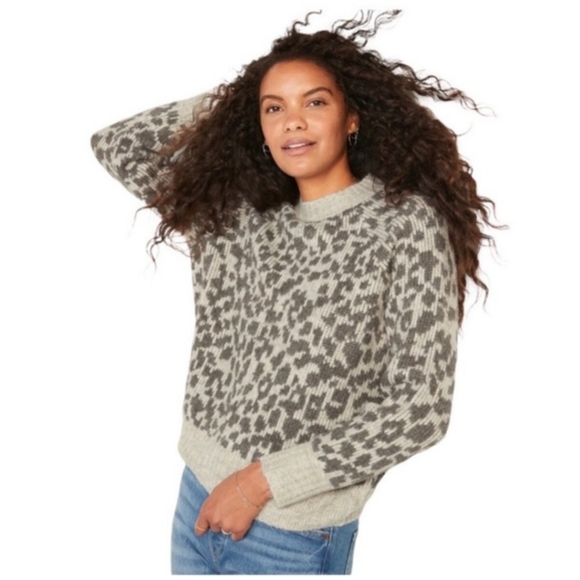 Old Navy Sweaters - Old Navy L Leppard Chunky Crewneck Sweater
